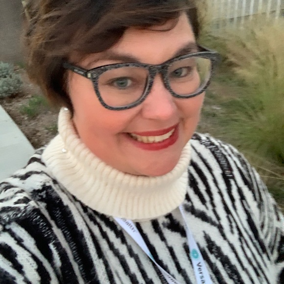 Meet your Posher, Nicole - Picture 3 of 8